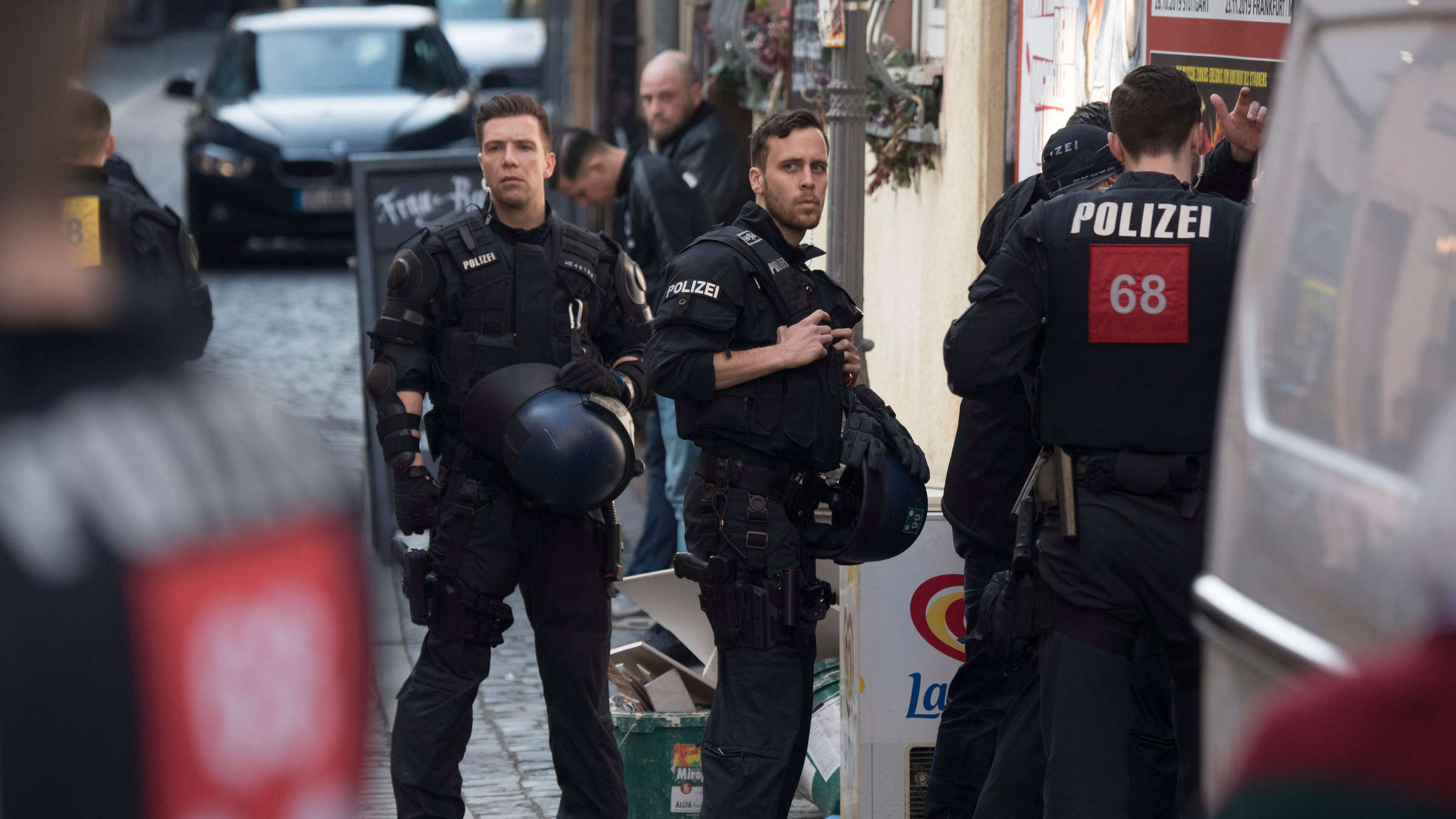 Spannungen im Fanhaus: Polizeieinsatz überschattet Treffen des FSV Frankfurt